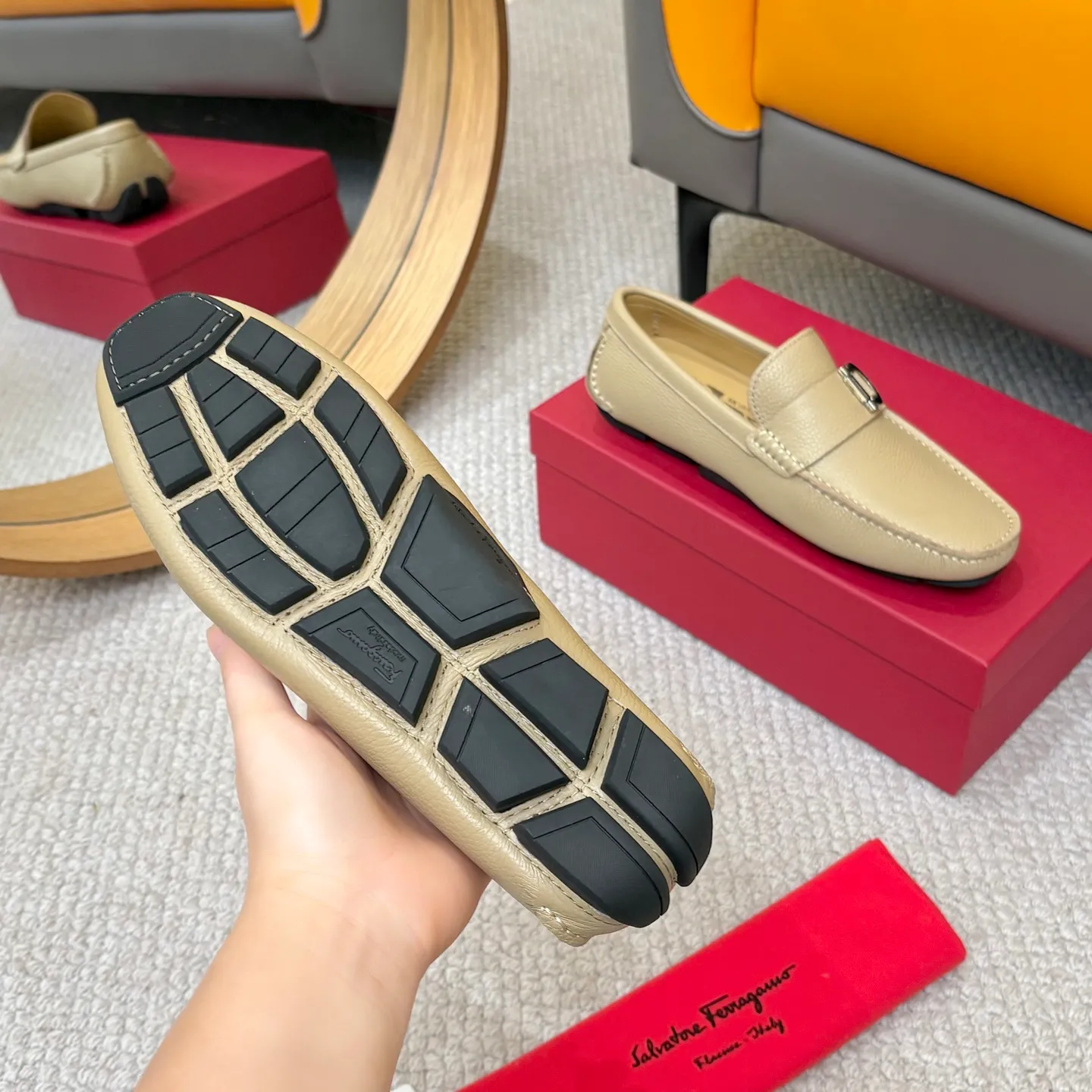 Men's men's shoes 💰420 (Yangli) Ferragamo 〰Ferragamo 2⃣️0⃣️2⃣️5️⃣ New series 👊🏻 Upper 🇮🇹 Italian imported calfskin, original outsole molding. Water-dyed sheepskin lining. The identity of every successful man is set off, and the upper and lower shoes are elegant and stable🚶🏻🚶🏻The high-end custom counter original replica is an eternal classic🔍️Number of codes: 38-46 with counter packaging